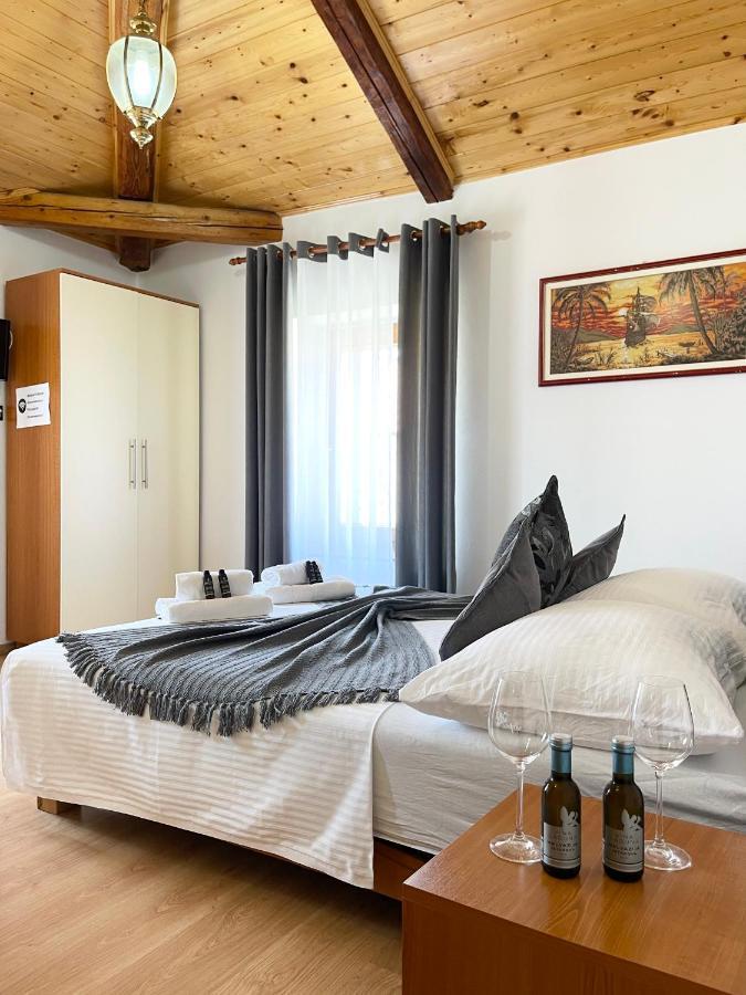 Rooms Valentino Poreč Buitenkant foto