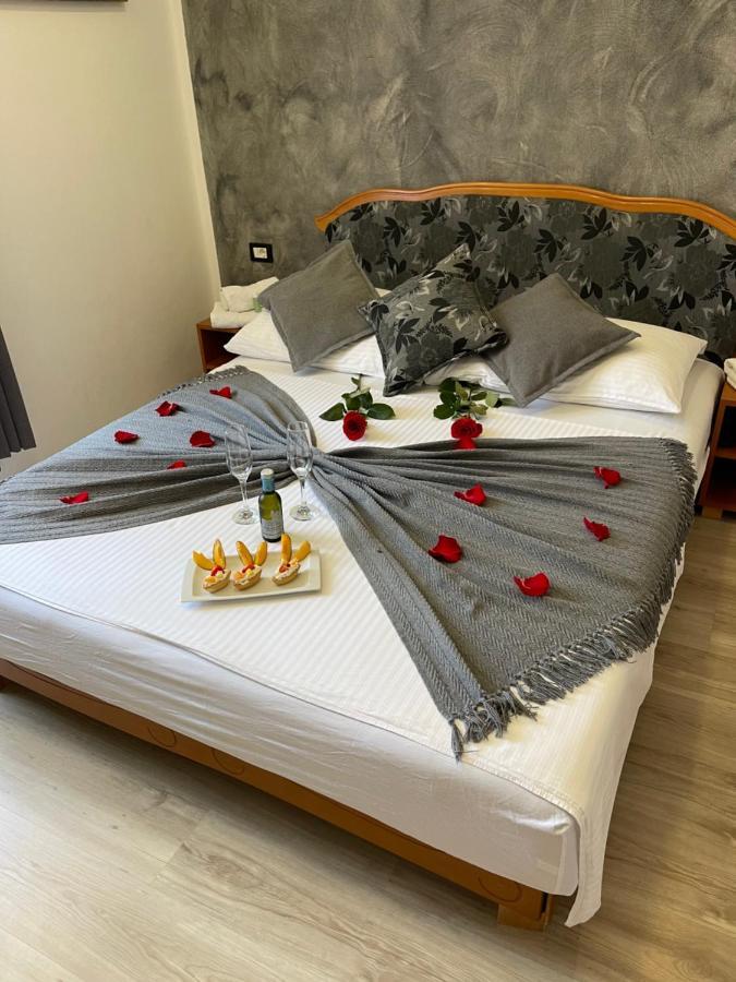Rooms Valentino Poreč Buitenkant foto
