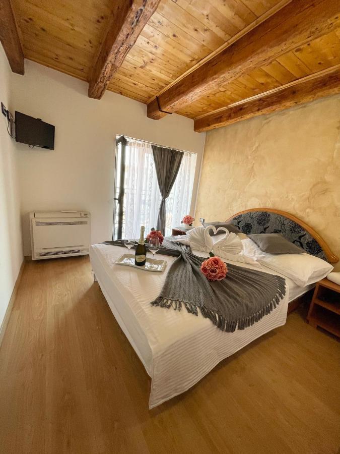 Rooms Valentino Poreč Buitenkant foto