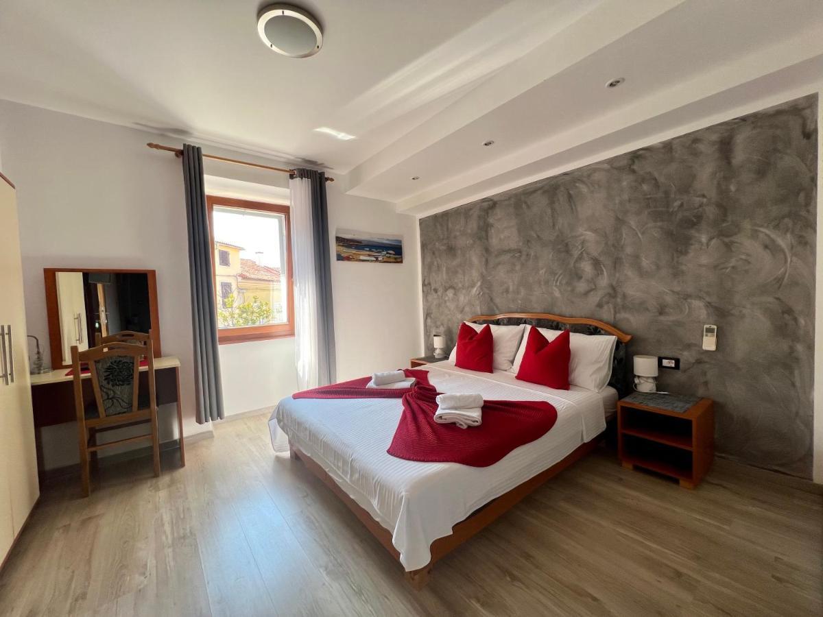 Rooms Valentino Poreč Buitenkant foto