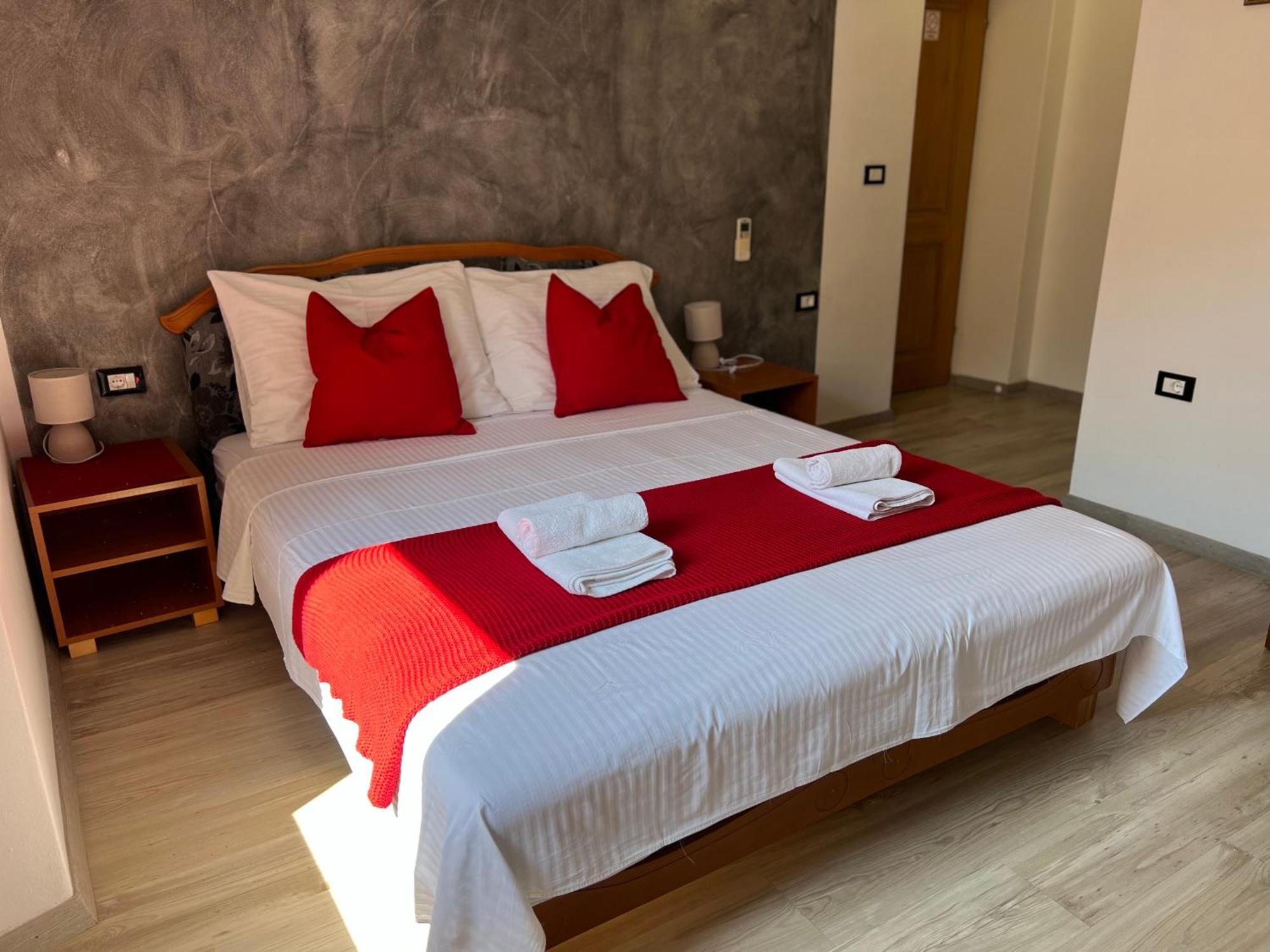 Rooms Valentino Poreč Buitenkant foto